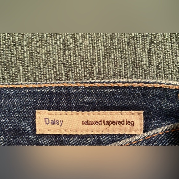 Citizens Of Humanity Daisy Relaxed Tapered Leg Jeans Medium Wash Size 28 EUC - Picture 7 of 9